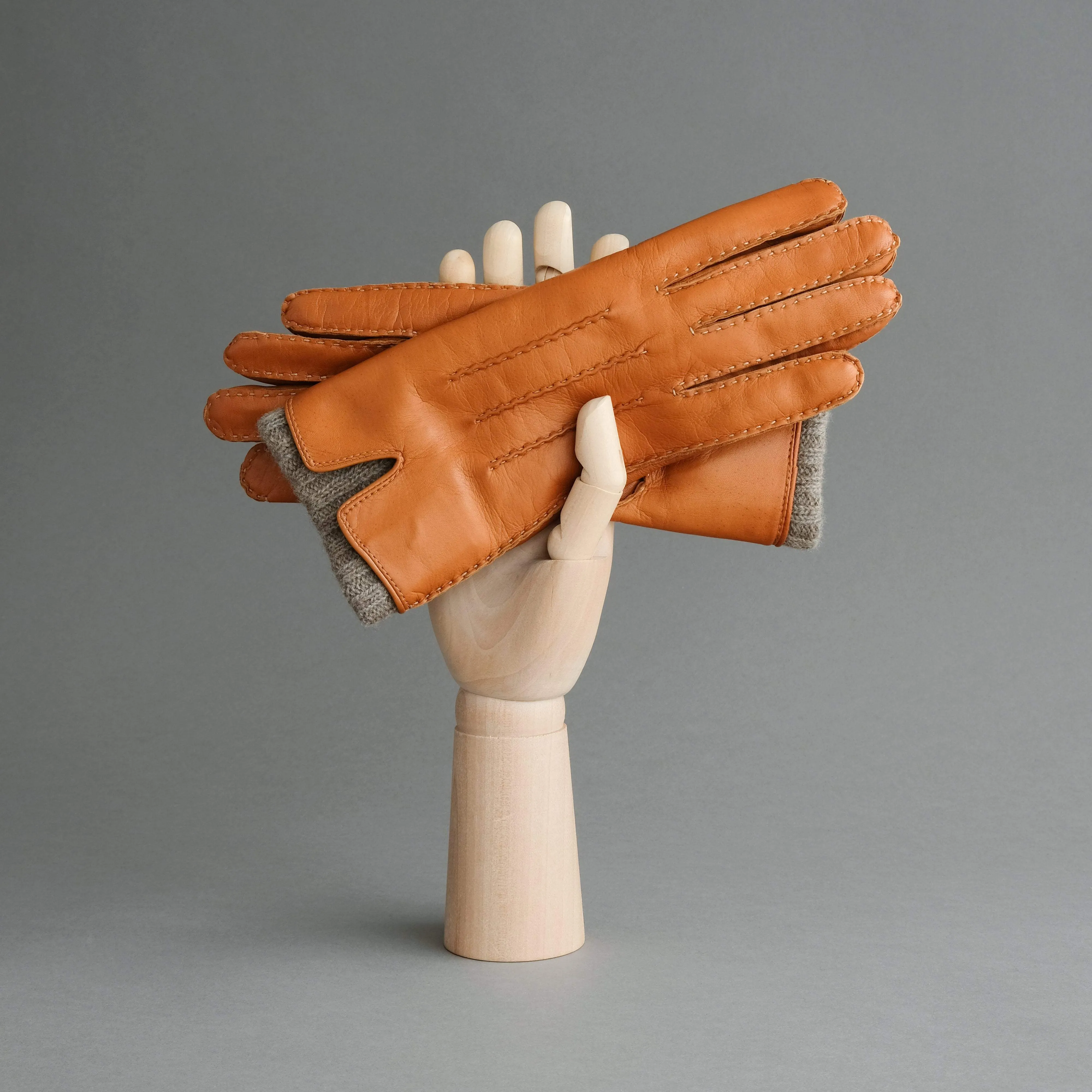 Gentlemen's Gloves from Hair Sheep Nappa fauve/cognac Lined with Cashmere
